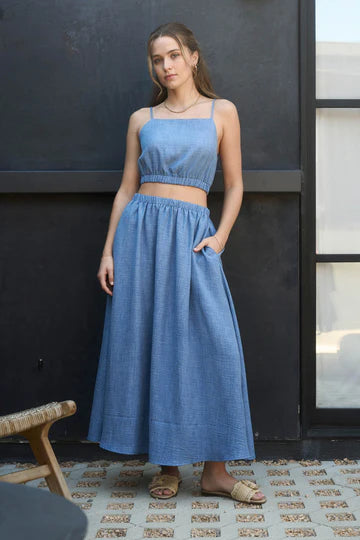 SLEEVELESS CROP TOP
