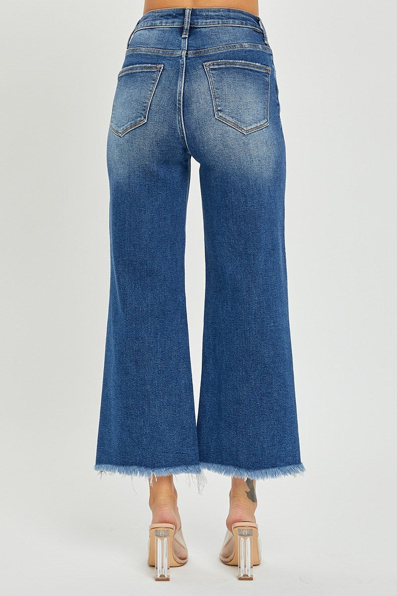 RISEN FRAYED ANKLE JEANS