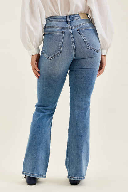 Judy Blue DAISY Bootcut -Short 30"
