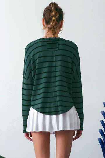 EXPOSED SEAM KNIT TOP