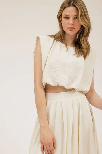 SLEEVELESS BALLOON CROP TOP