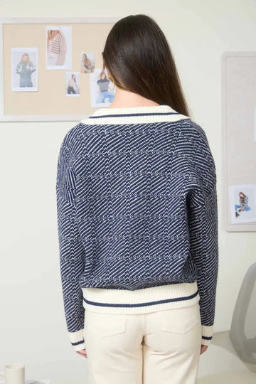 GEOMETRIC COLLARED SWEATER