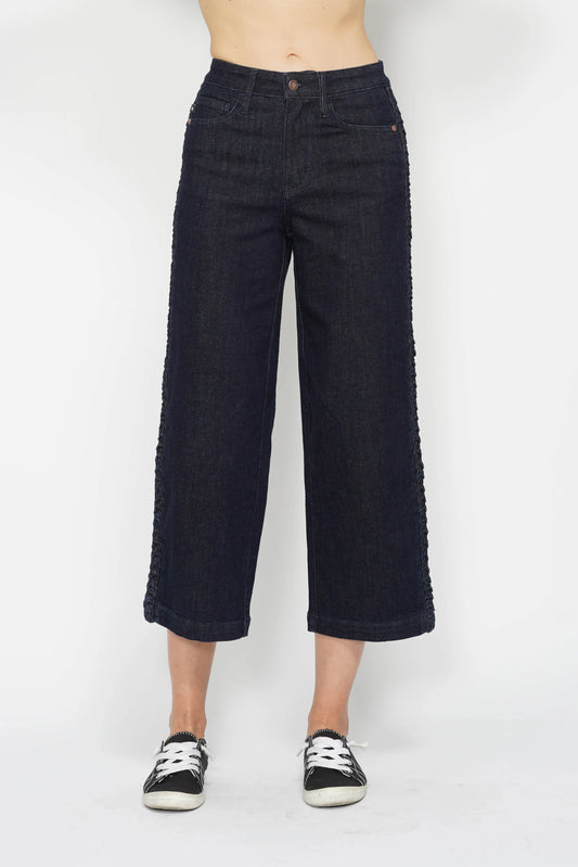 Judy Blue Braid Crop