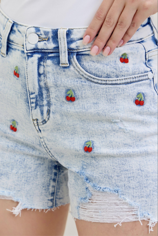 JUDY BLUE CHERRY SHORTS