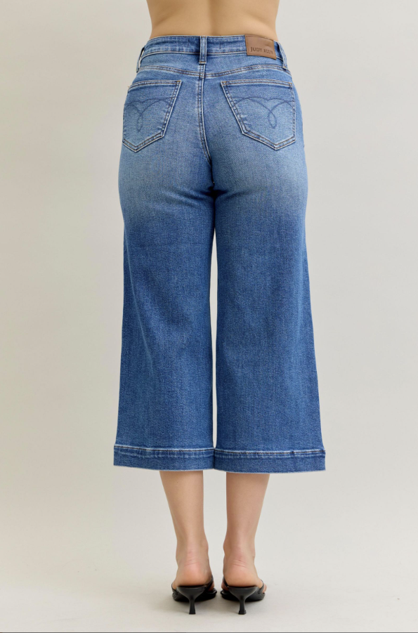 Judy Blue Vintage Pocket Crop