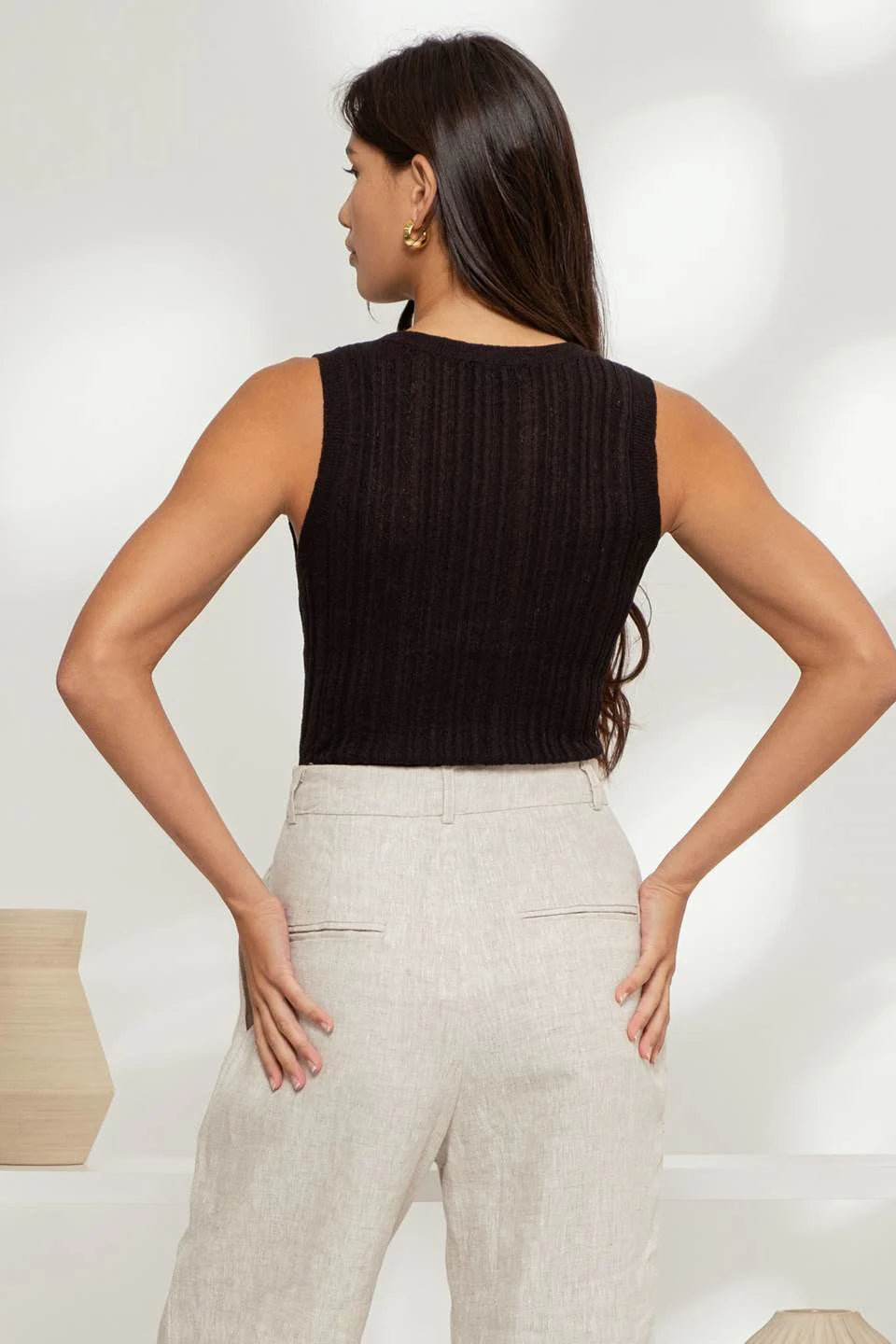ROUND SWEATER KNIT