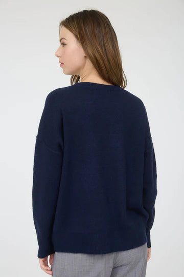 CREWNECK FRONT SEAM SWEATER