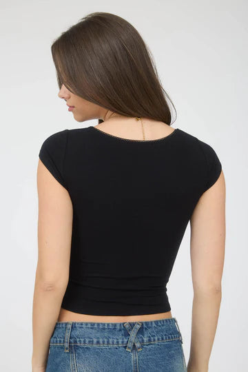 SCALLOP BOW CROP TOP