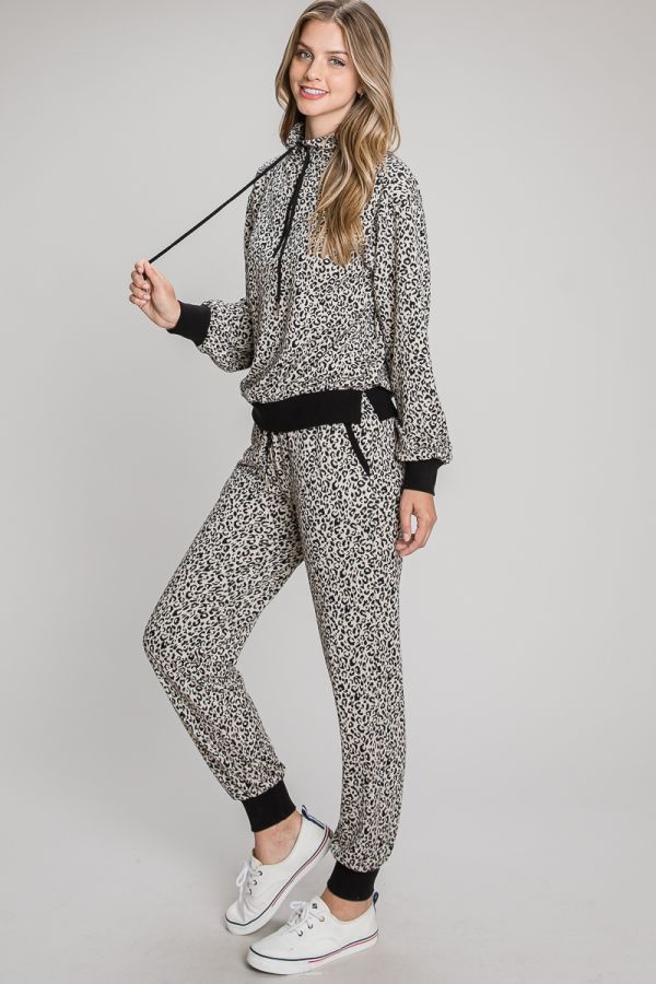 Leopard Half-zip Pullover
